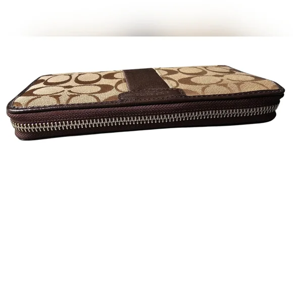 NWOT Coach Signature Brown and Tan Zip Around Wallet Clutch - Picture 6 of 10